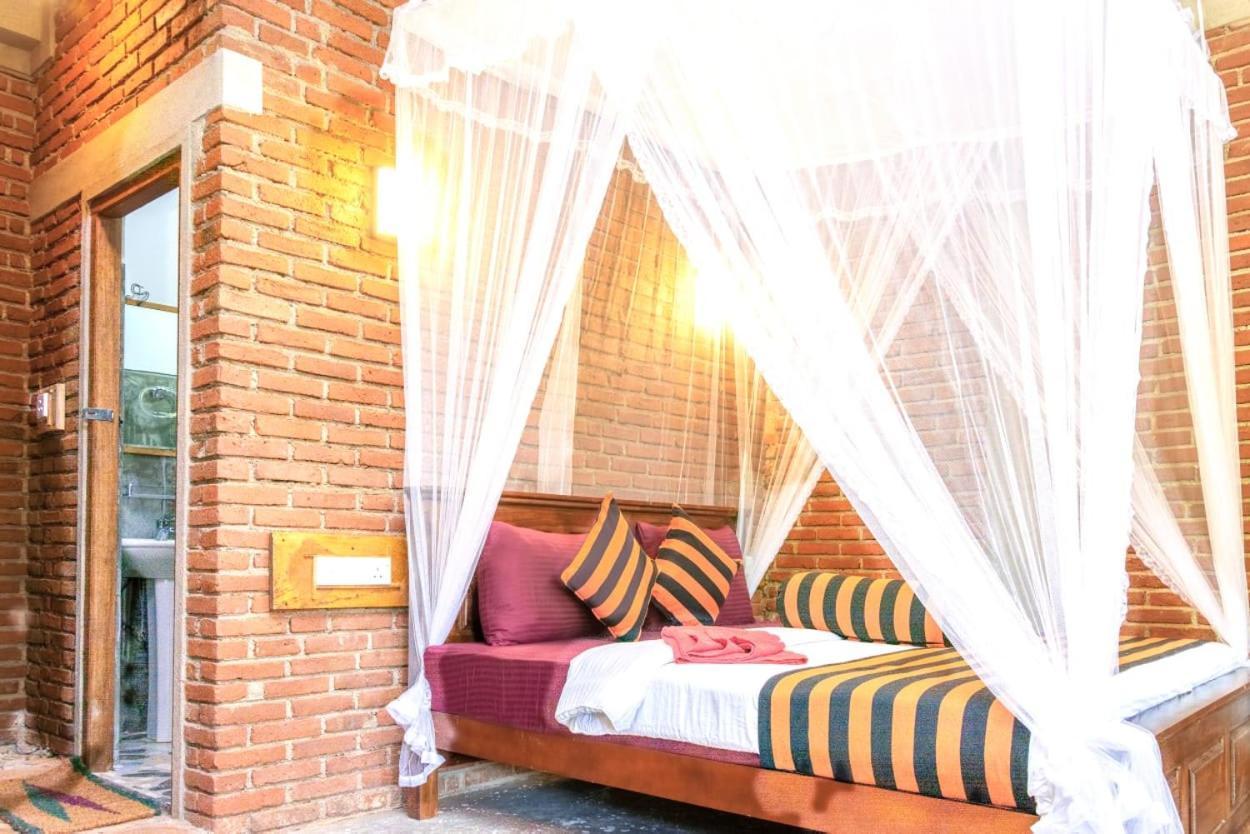 Udessa Rest Ella Apartment Bagian luar foto